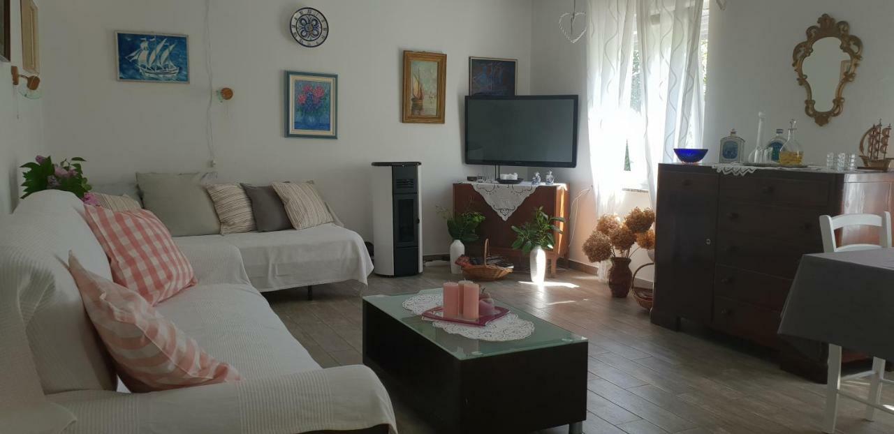 Holiday House Altea Banjole Buitenkant foto